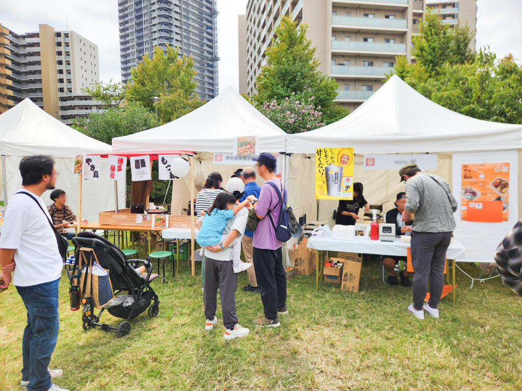 東京都足立区で行われた食と音楽のイベントでワンタッチテントを使用2