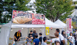 東京都足立区で行われた食と音楽のイベントでワンタッチテントを使用